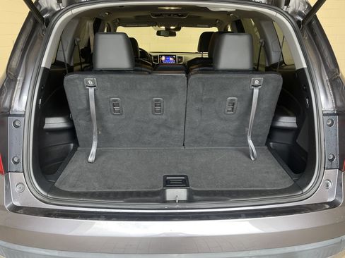 Certified 2017 Honda Pilot Touring image 30
