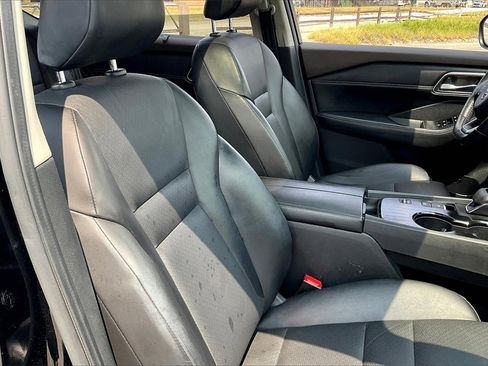 Used 2021 Nissan Rogue SV w/ Premium Package image 7