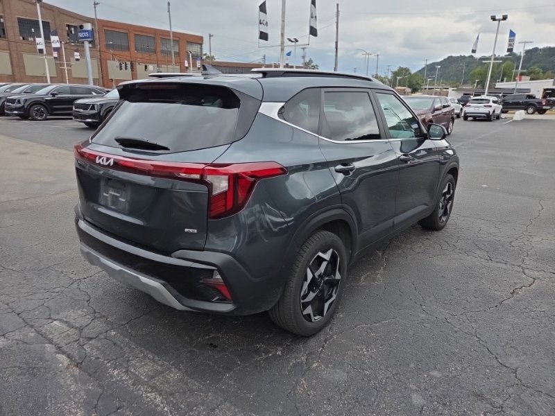 Used 2024 Kia Seltos EX AWD/4WD image 7