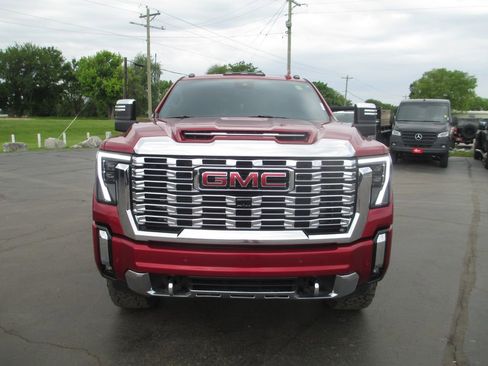 Used 2024 GMC Sierra 2500 Denali w/ Denali Reserve Package AWD/4WD image 12