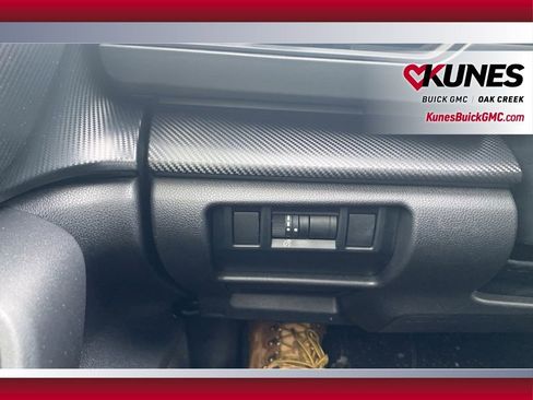 Used 2024 Subaru Crosstrek 2.0i Premium image 17