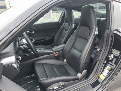 Used 2017 Porsche 911 Carrera S image 5