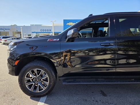 Used 2021 Chevrolet Tahoe Z71 w/ Rear Media and Nav Package image 12