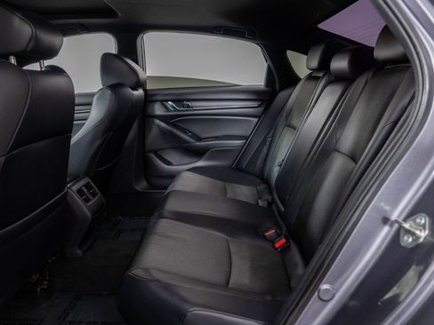 Used 2018 Honda Accord Sport image 19