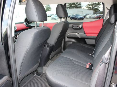 Used 2023 Toyota Tacoma SR5 AWD/4WD image 12