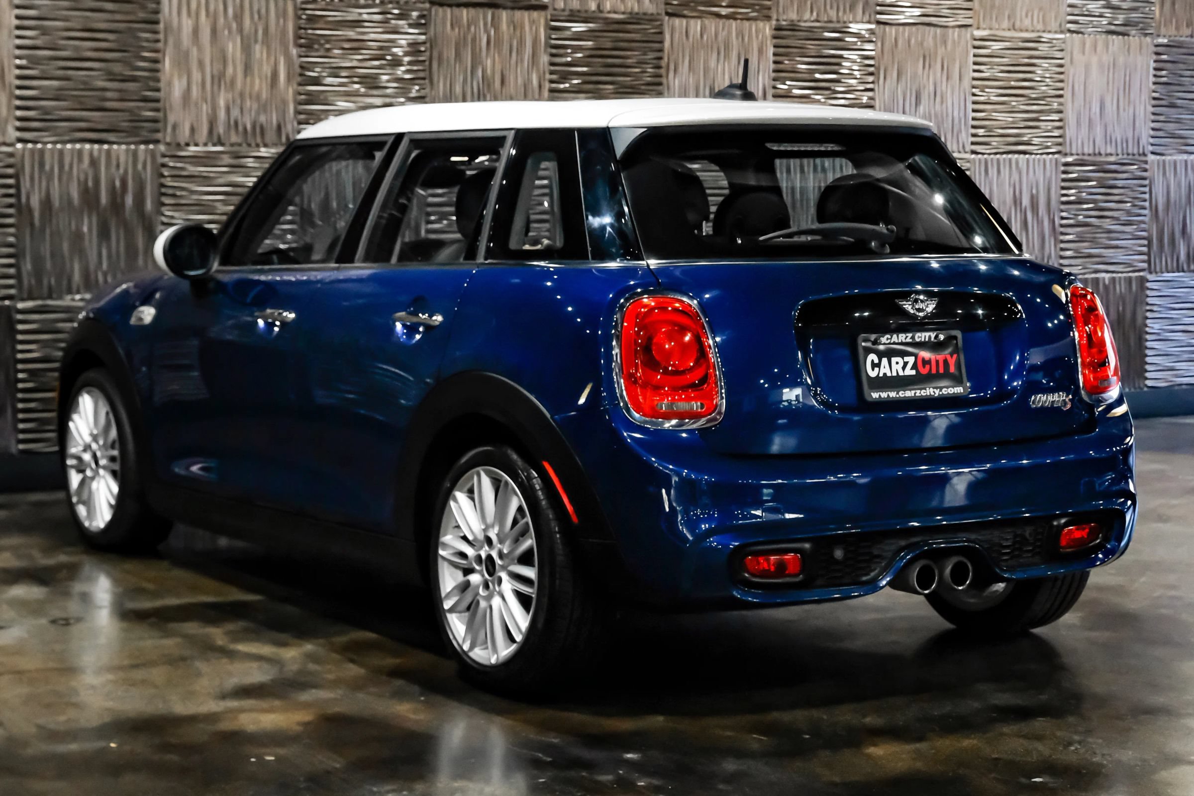 Used 2018 MINI Cooper S w/ Premium Package FWD image 16