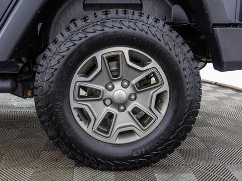 Used 2016 Jeep Wrangler Unlimited Rubicon w/ Connectivity Group image 46