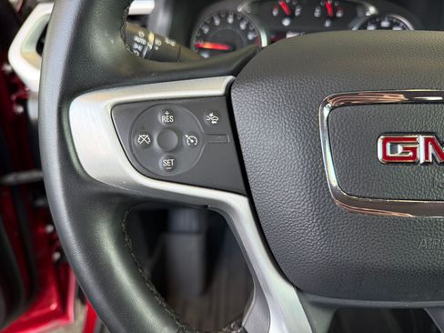 Used 2023 GMC Acadia SLT AWD/4WD image 16