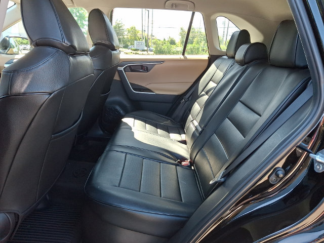 Used 2024 Toyota RAV4 LE AWD/4WD image 11