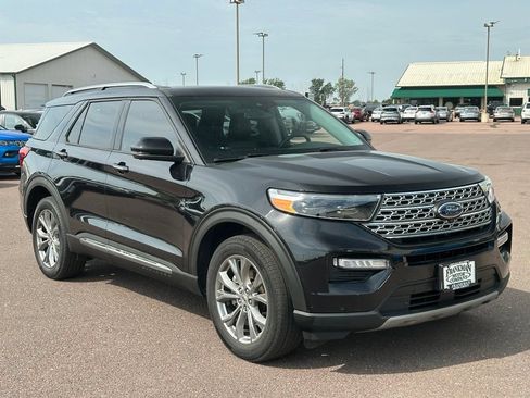 Used 2022 Ford Explorer Limited w/ Class IV Trailer Tow Package AWD/4WD image 7