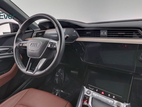 Used 2024 Audi Q8 e-tron Premium Plus w/ Premium Plus Package AWD/4WD image 27
