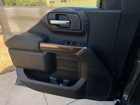 Used 2020 Chevrolet Silverado 1500 LT w/ Texas Edition image 26