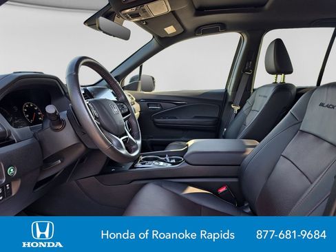 Used 2025 Honda Ridgeline Black Edition image 10