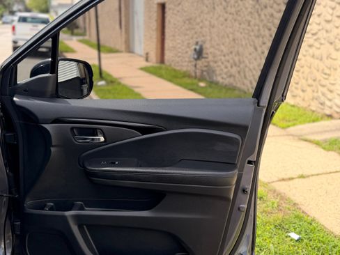 Used 2020 Honda Pilot Elite image 25