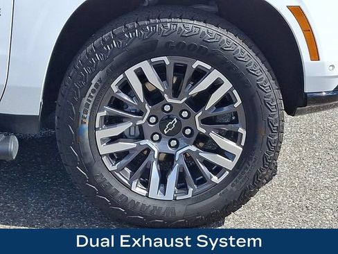 Used 2026 Chevrolet Tahoe Z71 AWD/4WD image 28