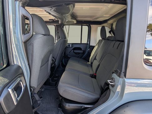 Used 2025 Jeep Wrangler Willys image 8