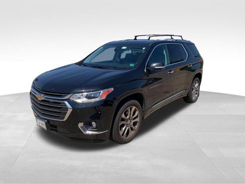 Used 2018 Chevrolet Traverse Premier w/ Driver Confidence II Package FWD image 2