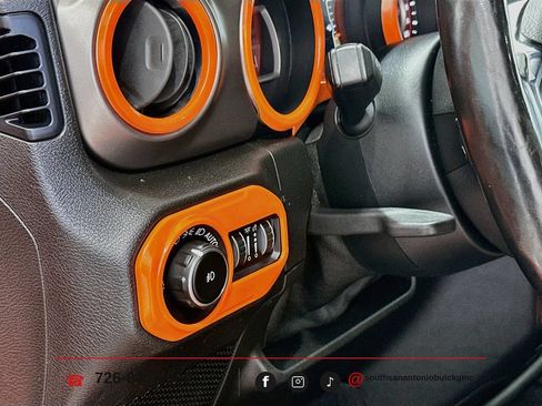 Used 2020 Jeep Wrangler Unlimited Rubicon AWD/4WD image 11