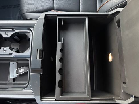 New 2026 Ford F250 Lariat w/ Black Appearance Package image 38