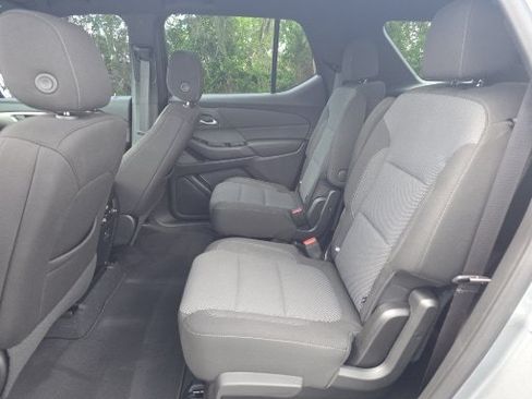 Used 2024 Chevrolet Traverse LT FWD image 18