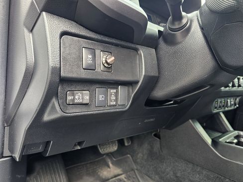 Used 2023 Toyota Tacoma TRD Off-Road w/ TRD Premium Off Road Package image 21