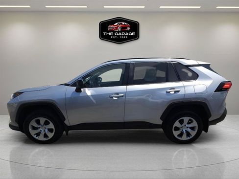 Used 2021 Toyota RAV4 LE AWD/4WD image 3