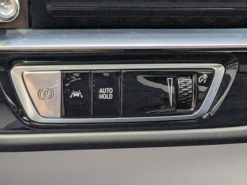 Used 2023 Cadillac Lyriq 2WD image 37