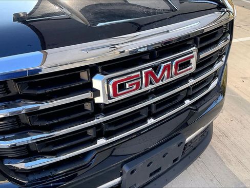 Used 2025 GMC Acadia Elevation image 27