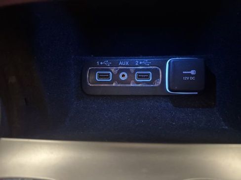 Used 2018 Jeep Grand Cherokee Overland AWD/4WD image 17