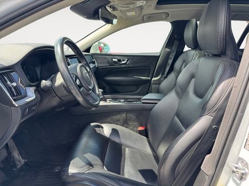 Used 2020 Volvo V60 T5 Cross Country AWD/4WD image 12