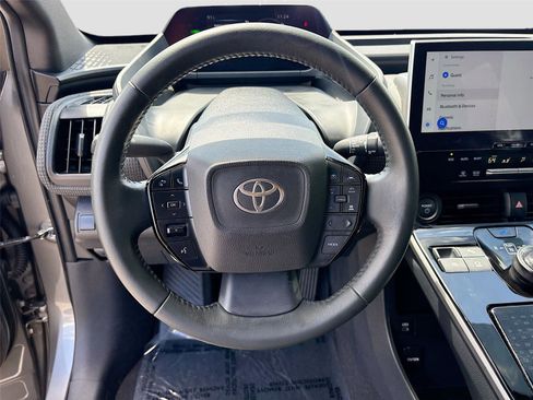 Used 2025 Toyota bZ4X FWD image 11