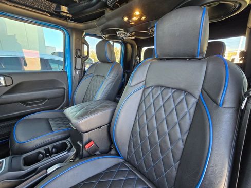 Used 2022 Jeep Gladiator Rubicon w/ LED Lighting Group image 12