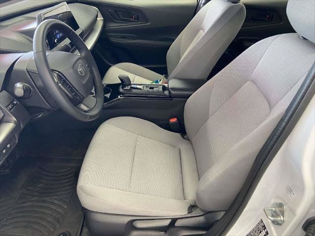 Certified 2025 Toyota Prius LE FWD image 16