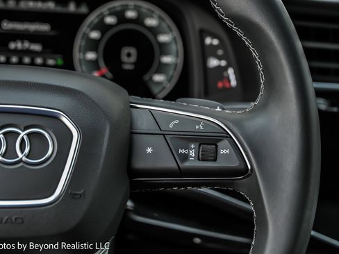 Used 2024 Audi Q8 Premium Plus image 37