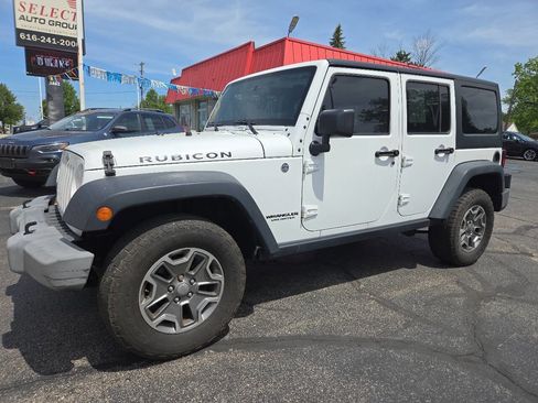 Used 2015 Jeep Wrangler Unlimited Rubicon w/ Connectivity Group AWD/4WD image 2