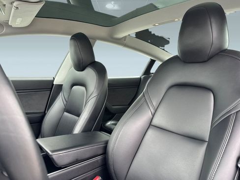 Used 2018 Tesla Model 3 Mid Range image 24