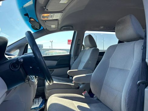 Used 2015 Honda Odyssey LX image 17
