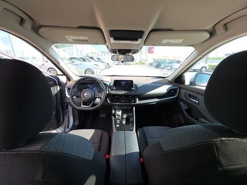 Used 2023 Nissan Rogue SV image 25