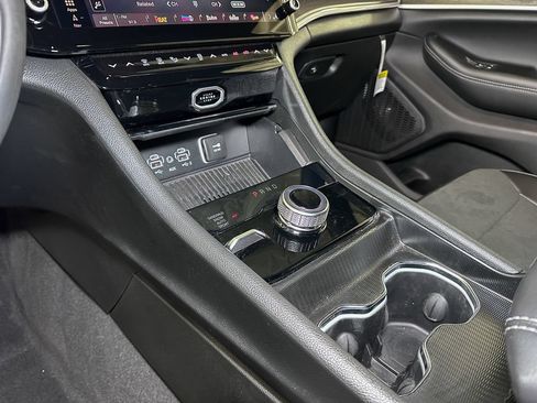 New 2026 Jeep Grand Cherokee L 4WD image 33