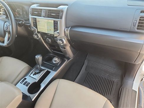 Used 2022 Toyota 4Runner SR5 Premium image 29