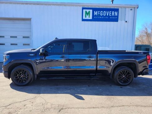 Used 2022 GMC Sierra 1500 Elevation w/ Elevation Premium Package AWD/4WD image 2