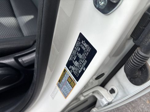 Used 2025 Kia Soul LX w/ LX Technology Package FWD image 26