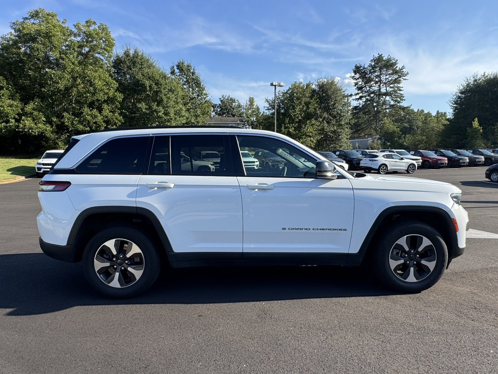 Used 2024 Jeep Grand Cherokee Limited 4xe AWD/4WD image 4