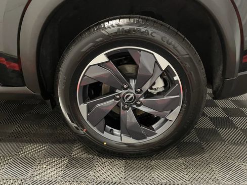 Used 2025 Nissan Rogue SV FWD image 11