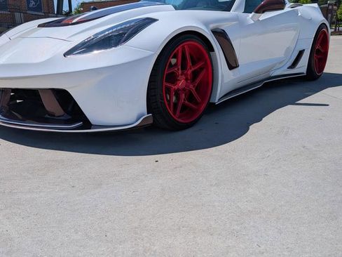 Used 2019 Chevrolet Corvette Stingray Coupe w/ Carbon Flash Badge Package RWD image 4