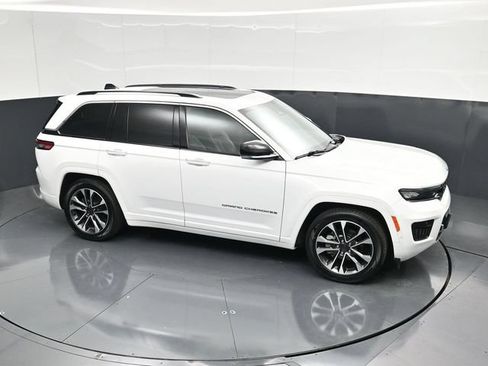 Used 2023 Jeep Grand Cherokee Overland AWD/4WD image 52