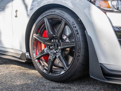 Used 2022 Ford Mustang Shelby GT500 w/ Carbon Fiber Track Pack image 52