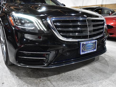 Used 2018 Mercedes-Benz S 560 4MATIC Sedan image 3