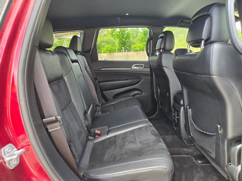 Used 2018 Jeep Grand Cherokee Altitude image 25