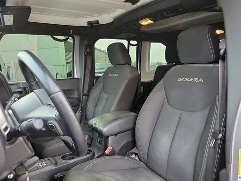 Used 2018 Jeep Wrangler Unlimited Sahara image 11